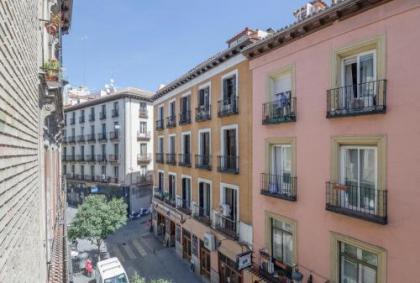 Descalzas Reales Apartment - image 3
