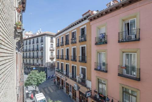 Descalzas Reales Apartment - image 3