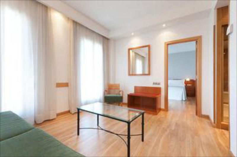 TRYP Madrid Alcala 611 Hotel - image 2