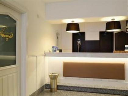 Hostal Carlos III - image 2