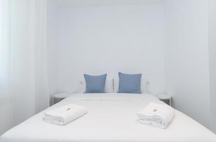 Vallecano Apartments by Olala Homes - image 8