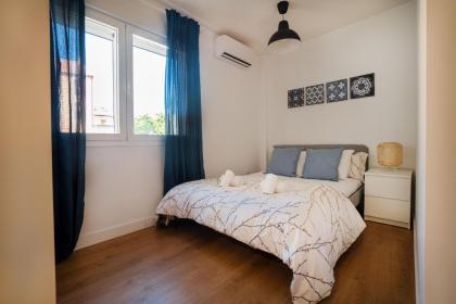 Cozy and Convenient Studio Near Airport - image 3