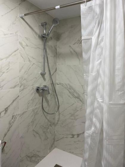 Aluche Aparment C - image 5