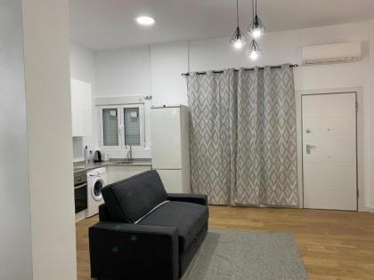 Aluche Aparment B - image 1