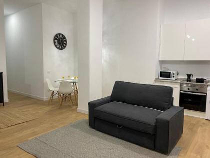 Aluche Aparment B - image 2