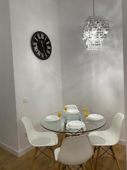 Aluche Aparment B - image 9