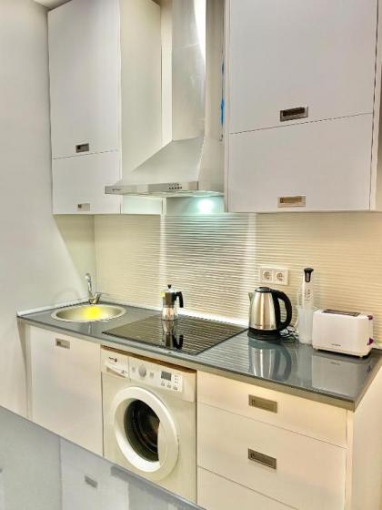 Madrid Binefar Aparment - image 11