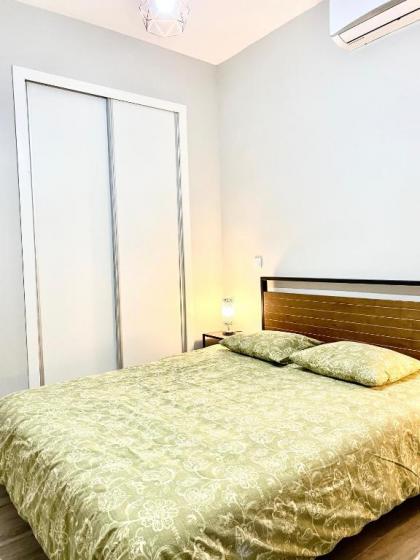 Madrid Binefar Aparment - image 8