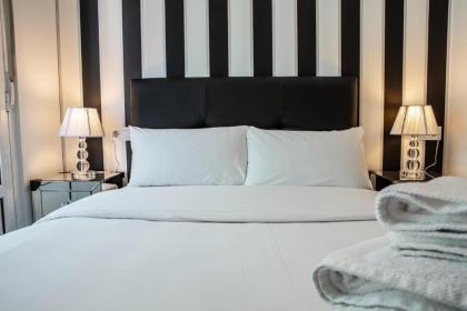 Modern 3BDR 2Bath in La Latina 10mins to metro - image 17