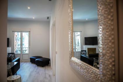 Modern 3BDR 2Bath in La Latina 10mins to metro - image 4
