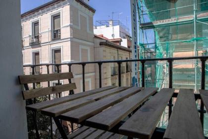 Modern 3BDR 2Bath in La Latina 10mins to metro - image 5