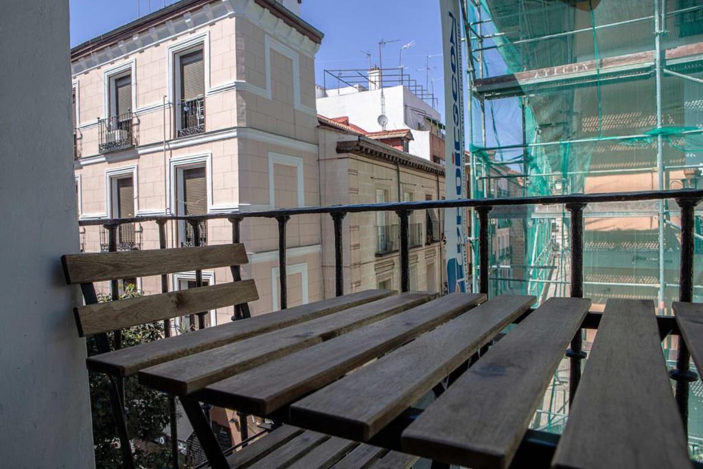 Modern 3BDR 2Bath in La Latina 10mins to metro - image 5