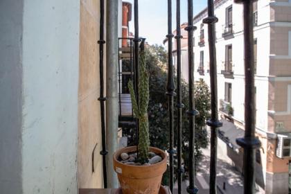 Modern 3BDR 2Bath in La Latina 10mins to metro - image 7