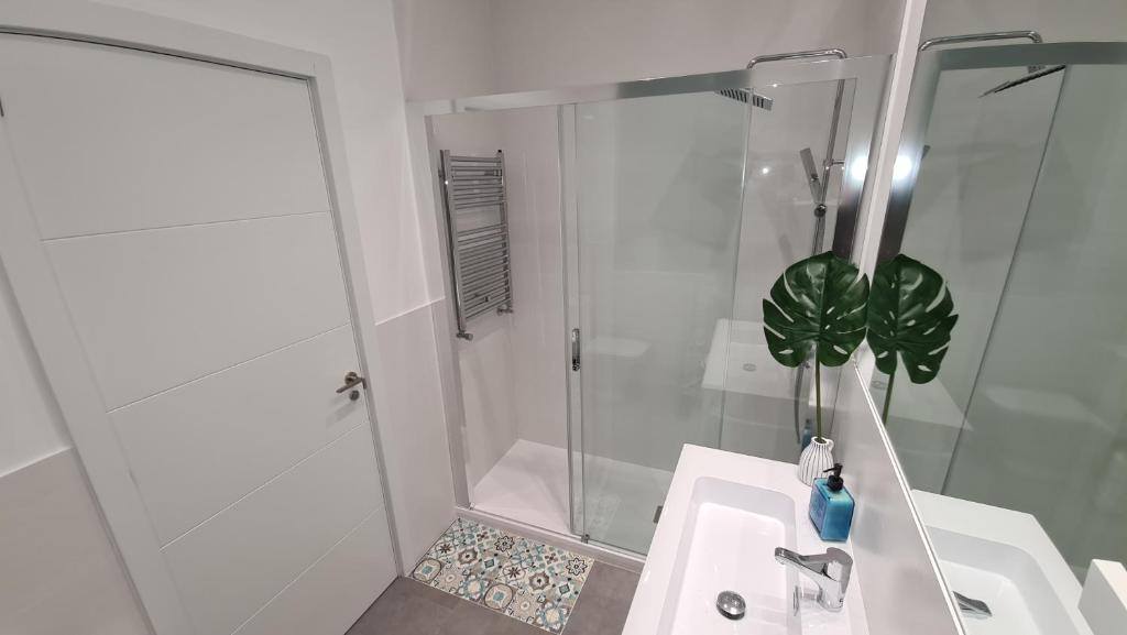 Oshun - Cozy Apartment in Malasaña - image 4