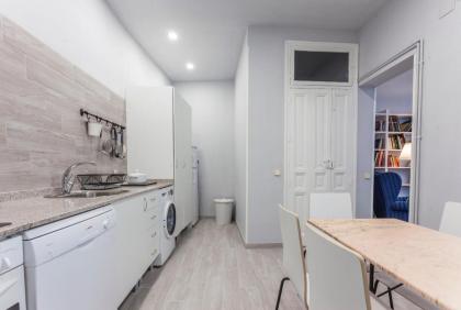 MIT House La Casa del Infante en Madrid - image 7