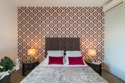 MIT House Santa Ana Boutique en Madrid - image 12