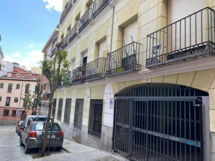 Centro Embajadores / Luxury Apartment - image 21