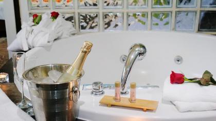 Apartamentos con jacuzzi by Oshun Apartments - image 21