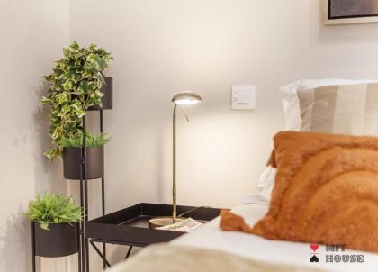 MIT House Bernabeu Comfort en Madrid - image 25