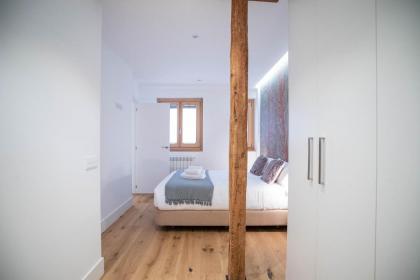 Smartr Madrid Gran Via Apartments - image 23