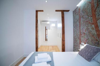 Smartr Madrid Gran Via Apartments - image 25