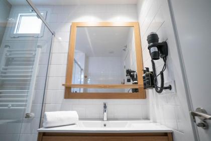 Smartr Madrid Gran Via Apartments - image 28