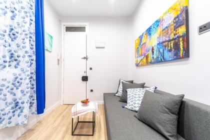 Cozy Blue Apartment - image 3