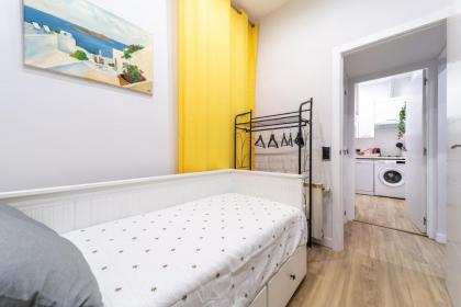 Cozy Blue Apartment - image 6
