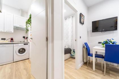 Cozy Blue Apartment - image 8