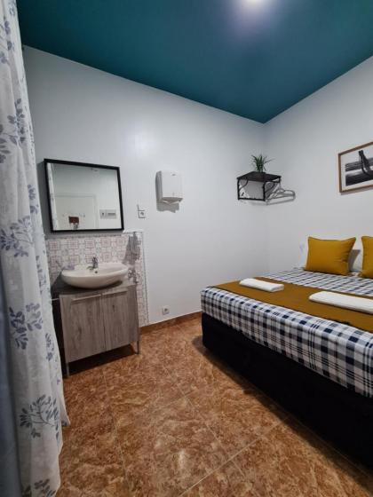 M-A Catrachos Rooms - image 23