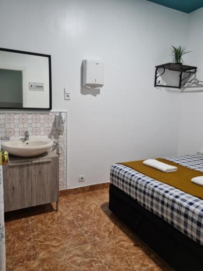 M-A Catrachos Rooms - image 27