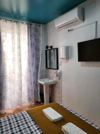 M-A Catrachos Rooms - image 3