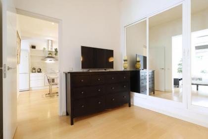 Chueca Jacuzzi by Madflats Collection - image 24