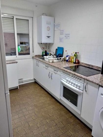 Residencia 12 OCTUBRE - image 4
