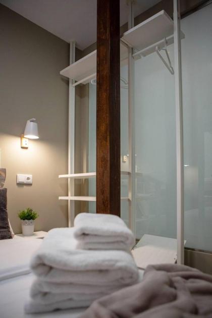 Cozy 2Bed2Bath&Patio w BedBath in Mdrd's Center - image 11