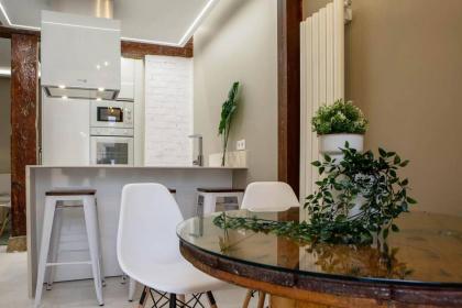 Cozy 2Bed2Bath&Patio w BedBath in Mdrd's Center - image 13