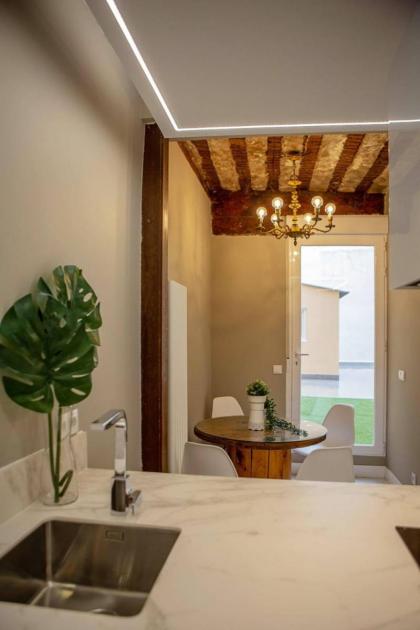 Cozy 2Bed2Bath&Patio w BedBath in Mdrd's Center - image 15