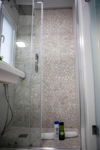 Cozy 2Bed2Bath&Patio w BedBath in Mdrd's Center - image 21