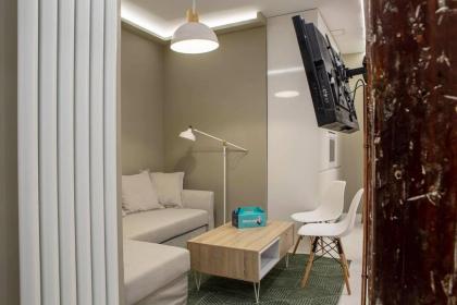 Cozy 2Bed2Bath&Patio w BedBath in Mdrd's Center - image 7