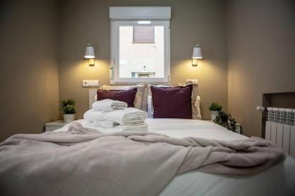 Cozy 2Bed2Bath&Patio w BedBath in Mdrd's Center - image 9