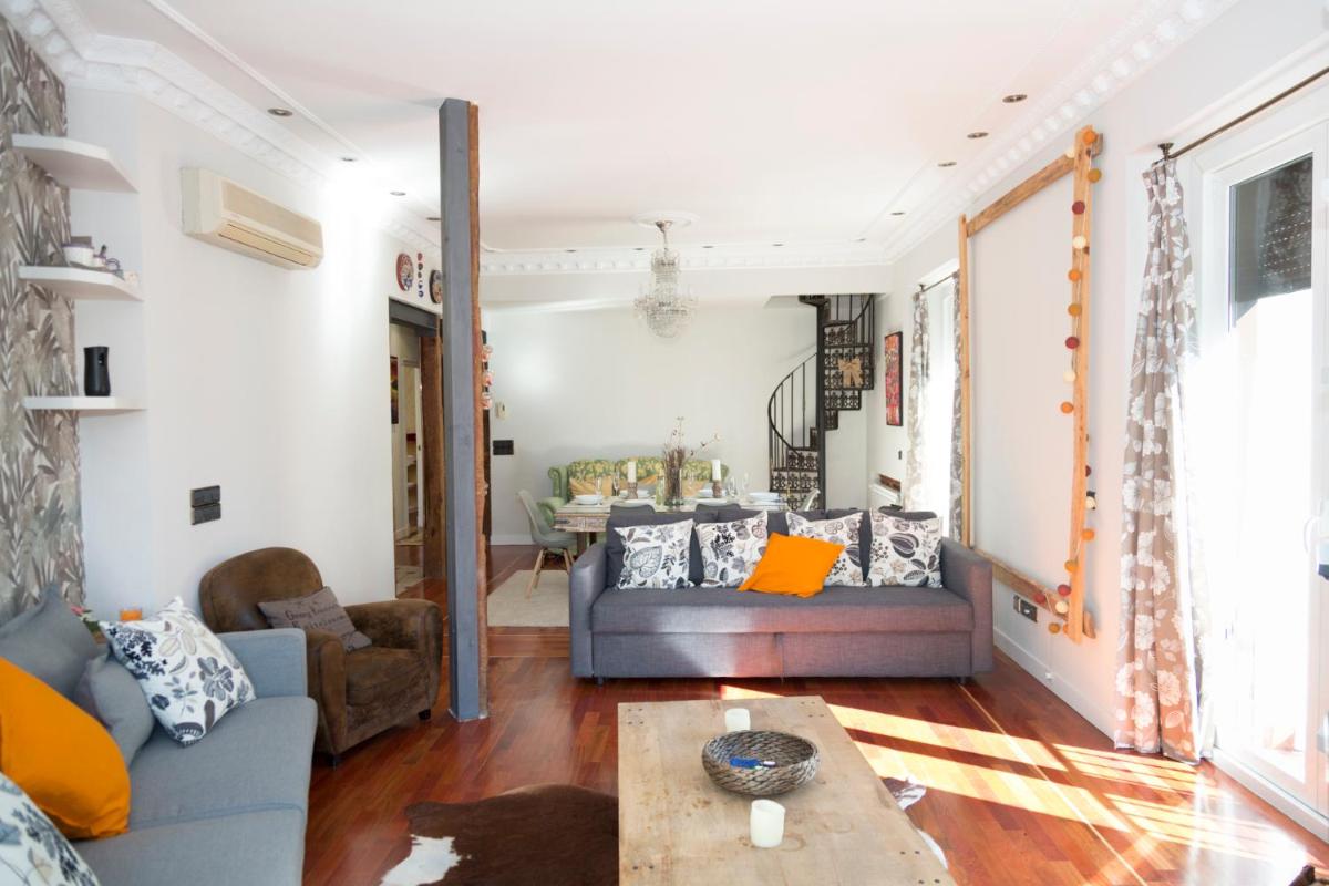 Puerta del Sol Apartments - image 2