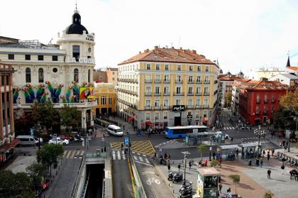 Puerta del Sol Apartments - image 7