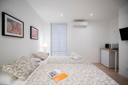 Room Plaza España - image 10