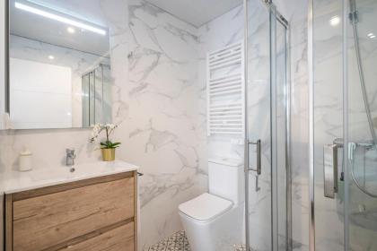 Room Plaza España - image 22