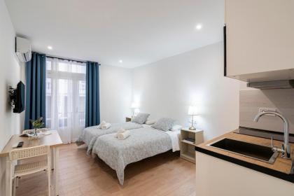 Room Plaza España - image 26