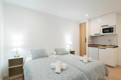 Room Plaza España - image 27