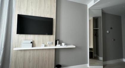 Holiday Inn Express Madrid Airport - image 26
