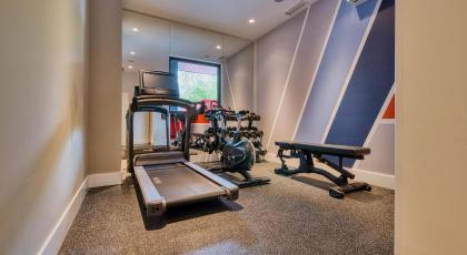 Holiday Inn Express Madrid Airport - image 27