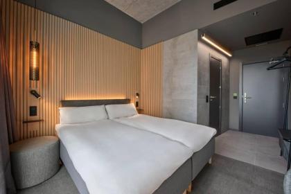 Zleep Madrid Airport - image 22
