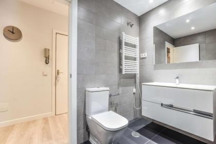 Apartment next to Gran Vía- Madrid Center - image 23